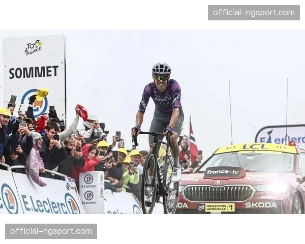 消息:环阿联酋自行车赛,波加查赢得皇后赛段并锁定总冠军 消息:环阿联酋自行车赛,波加查赢得皇后赛段并锁定总冠军