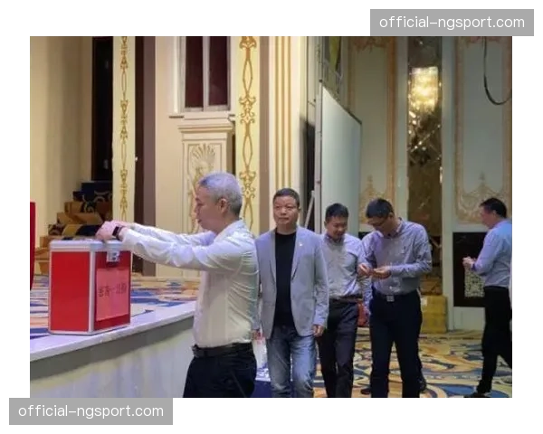 兰斯俱乐部组织慈善义卖，为当地儿童医院募集善款