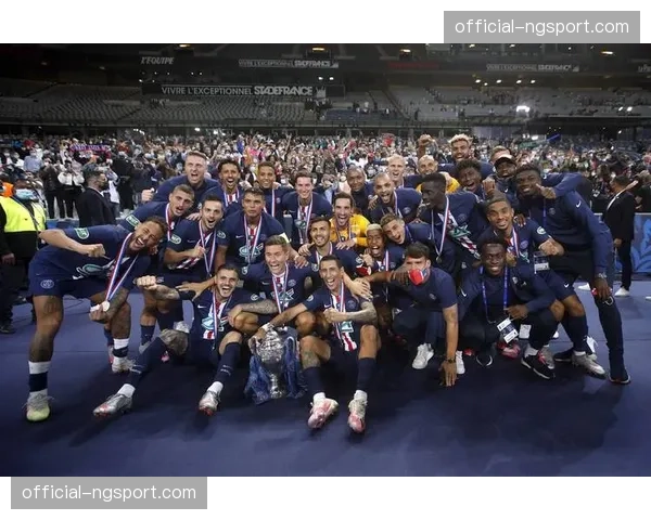 恩里克的战术哲学：从巴萨到巴黎的传控足球演变